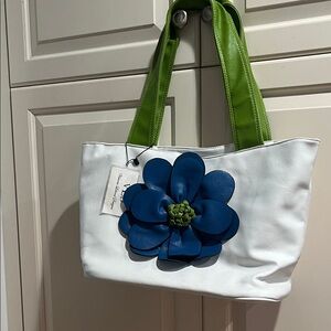 Victoria Leland Design nwt  Tote with Blue Floral and Green Straps